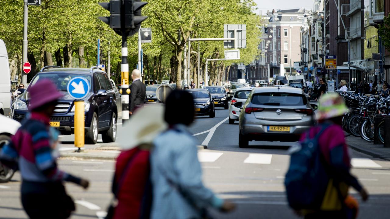 Amsterdam cấm xe