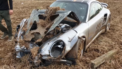 Porsche 911 tai nạn