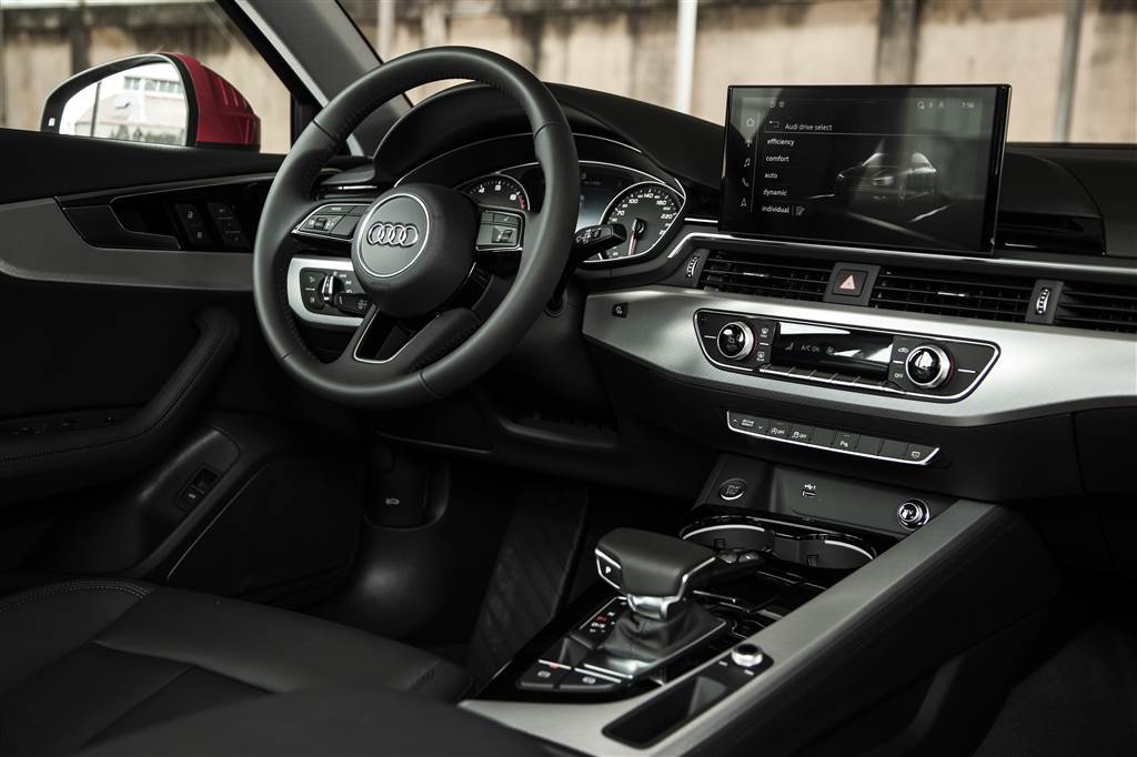 Ra mắt Audi A4 - Q3 -Q7