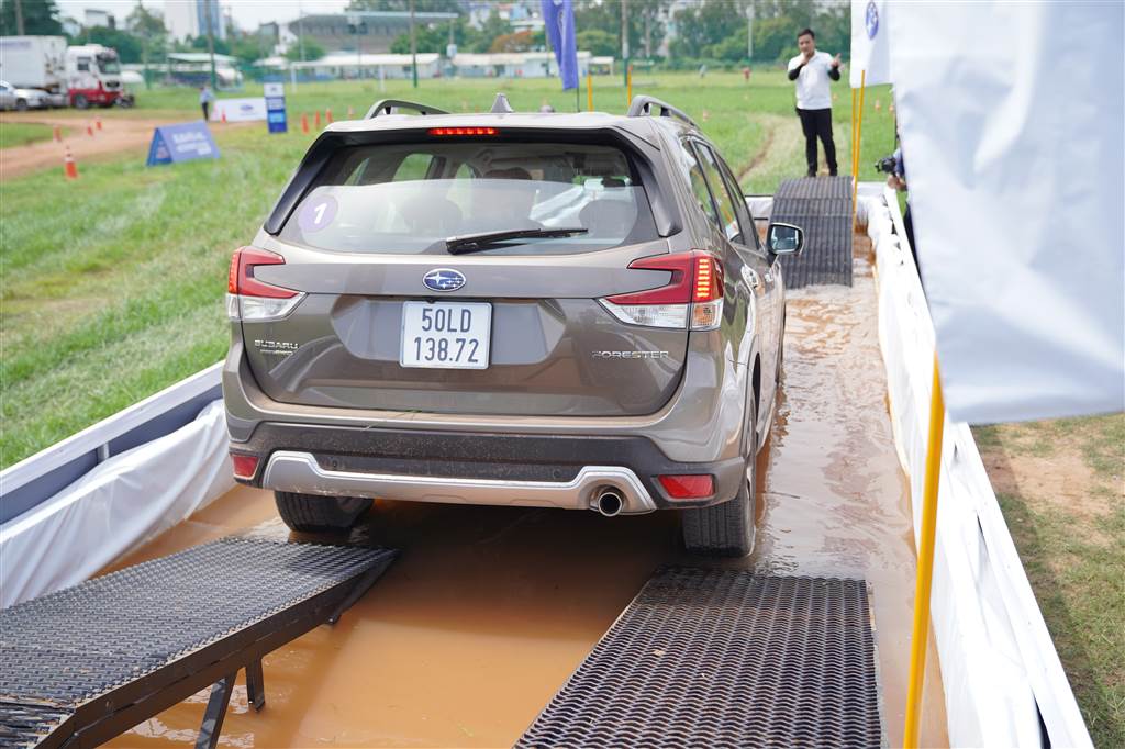 trải nghiệm với Subaru Ultimate Test Drive 