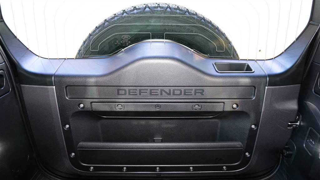Land Rover Defender ra mắt