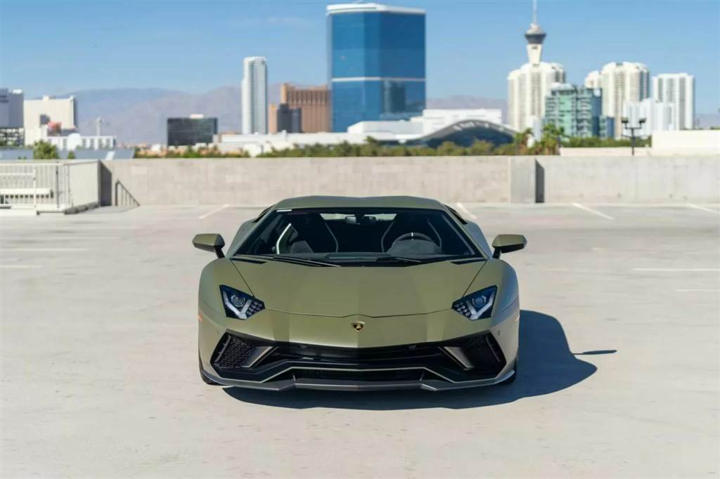 Lamborghini Aventador 