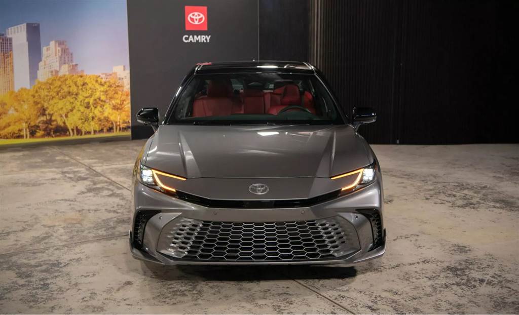 Toyota Camry 2025 