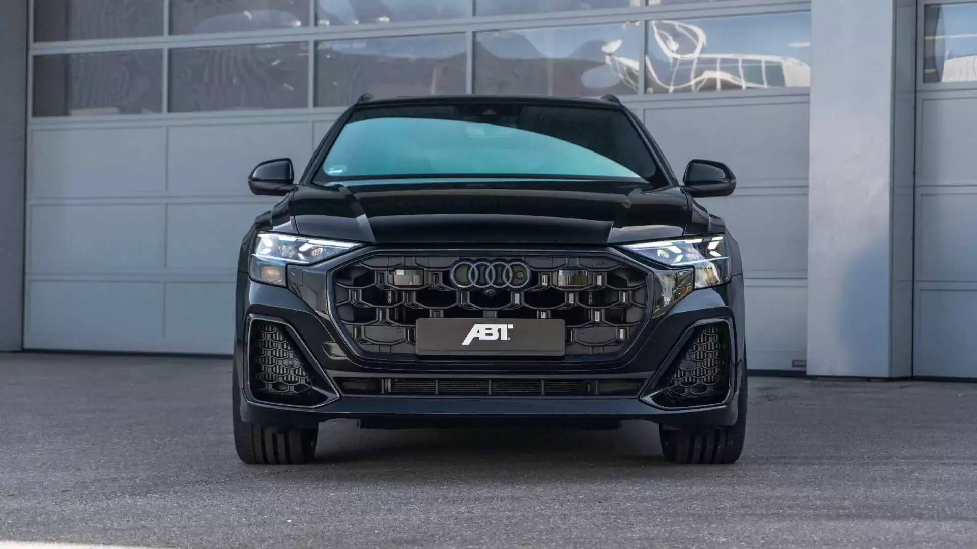 ABT bổ sung công lực cho Audi Q8 và SQ8 2024
