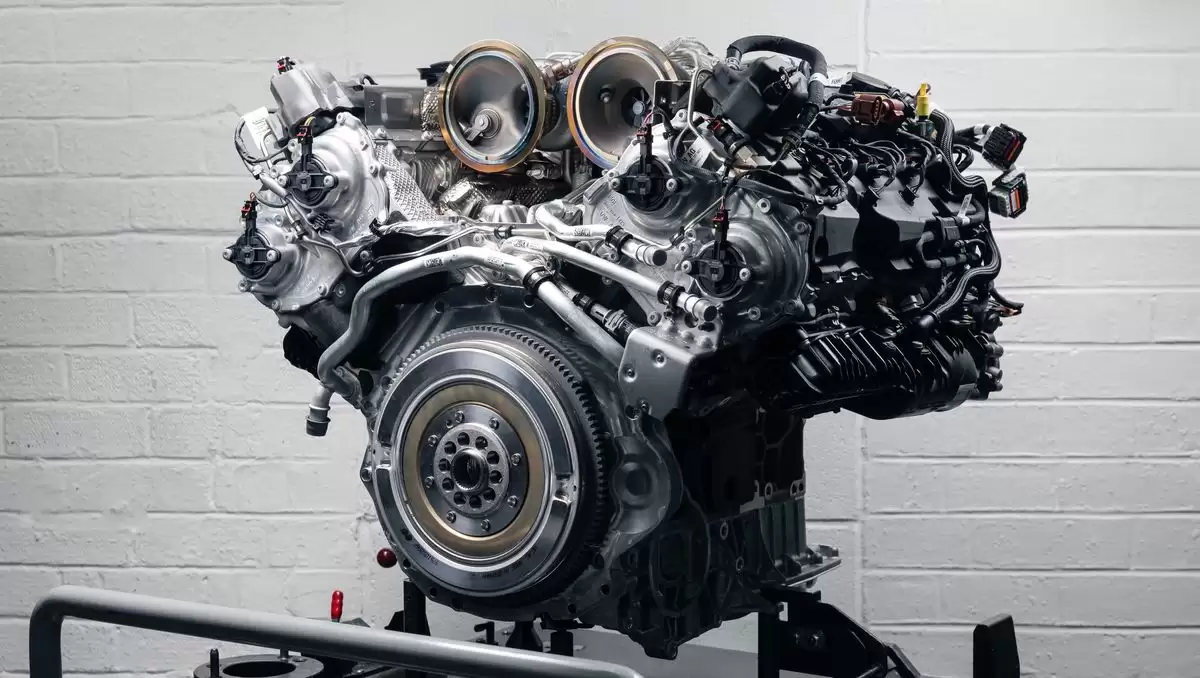 Động cơ W12 của Bentley sẽ được thay thế bởi V8 Plugin