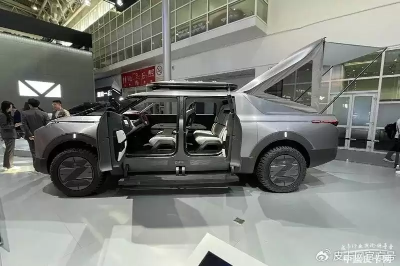 Dongfeng đạo nhái bán tải Tesla Cybertruck