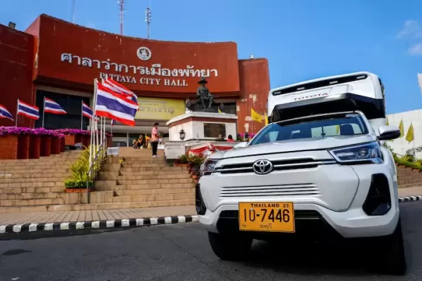 Toyota thử nghiệm bán tải EV trước khi sản xuất tại Thái Lan