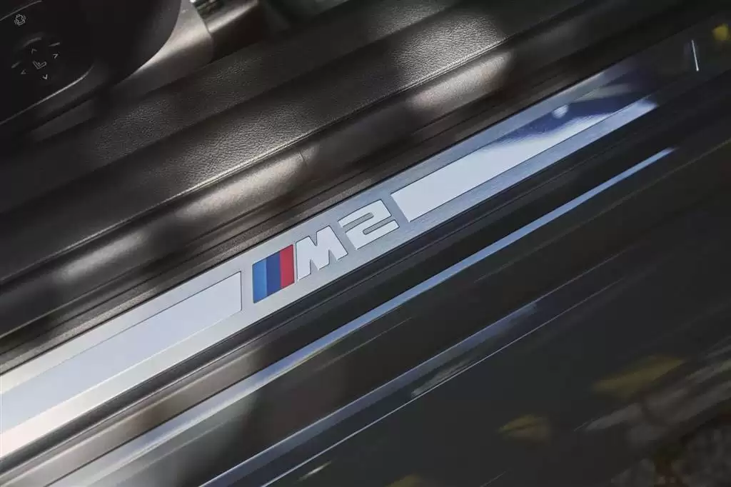 BMW M2 2025 tăng thêm sức mạnh, giữ số tay