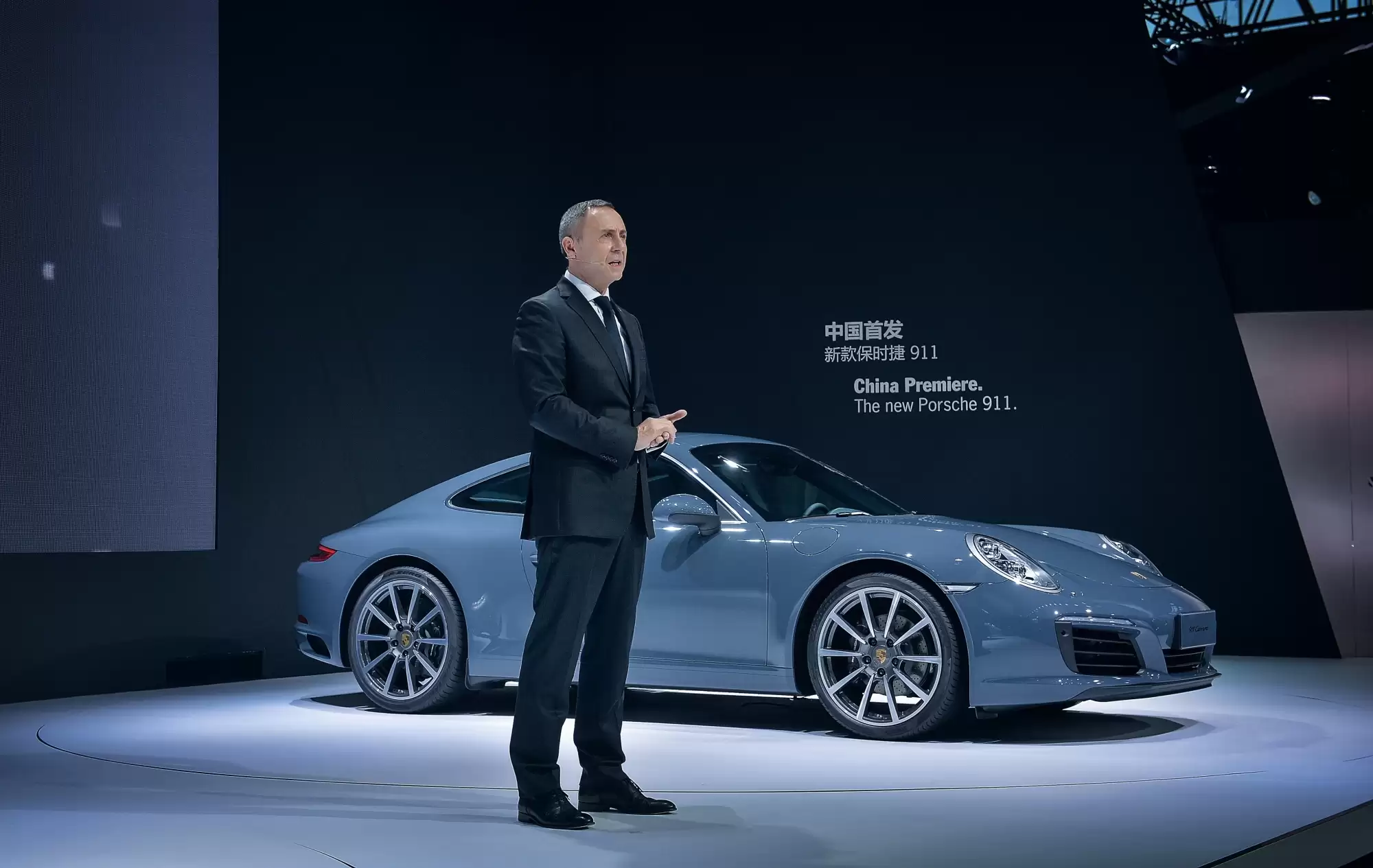 Mối quan hệ căng thẳng giữa Porsche và đại lý khi doanh số giảm tại Trung Quốc