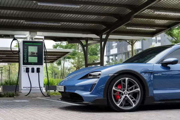 Porsche gia tăng điểm sạc nhanh Charge+ phục vụ khách hàng Việt