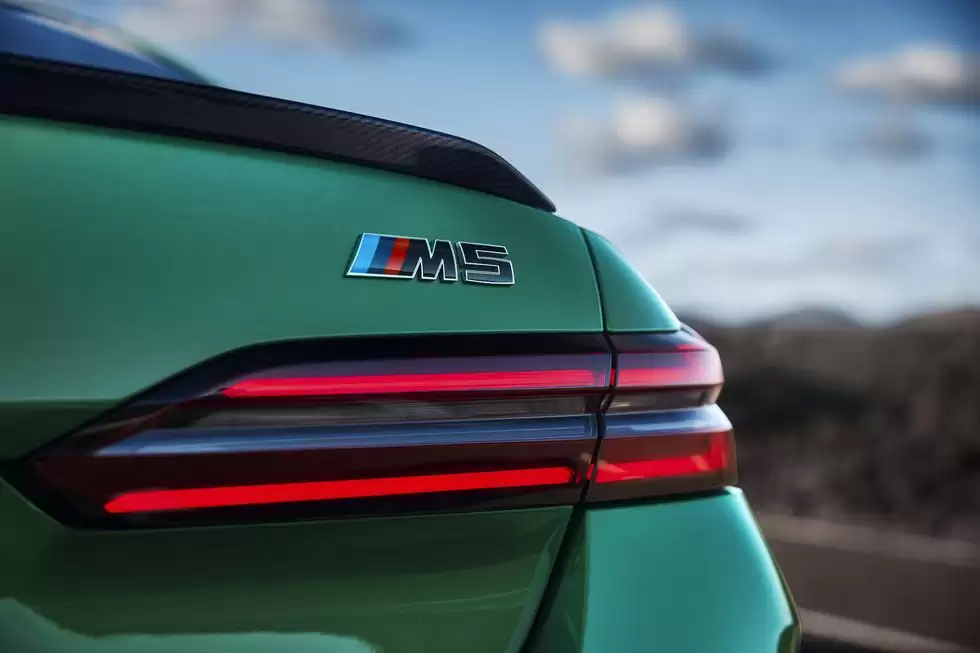 Cận cảnh BMW M5 – đỉnh cao của hiệu suất hybrid