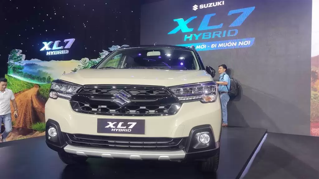 XL7 Hybrid ra mắt có giá 599 triệu đồng