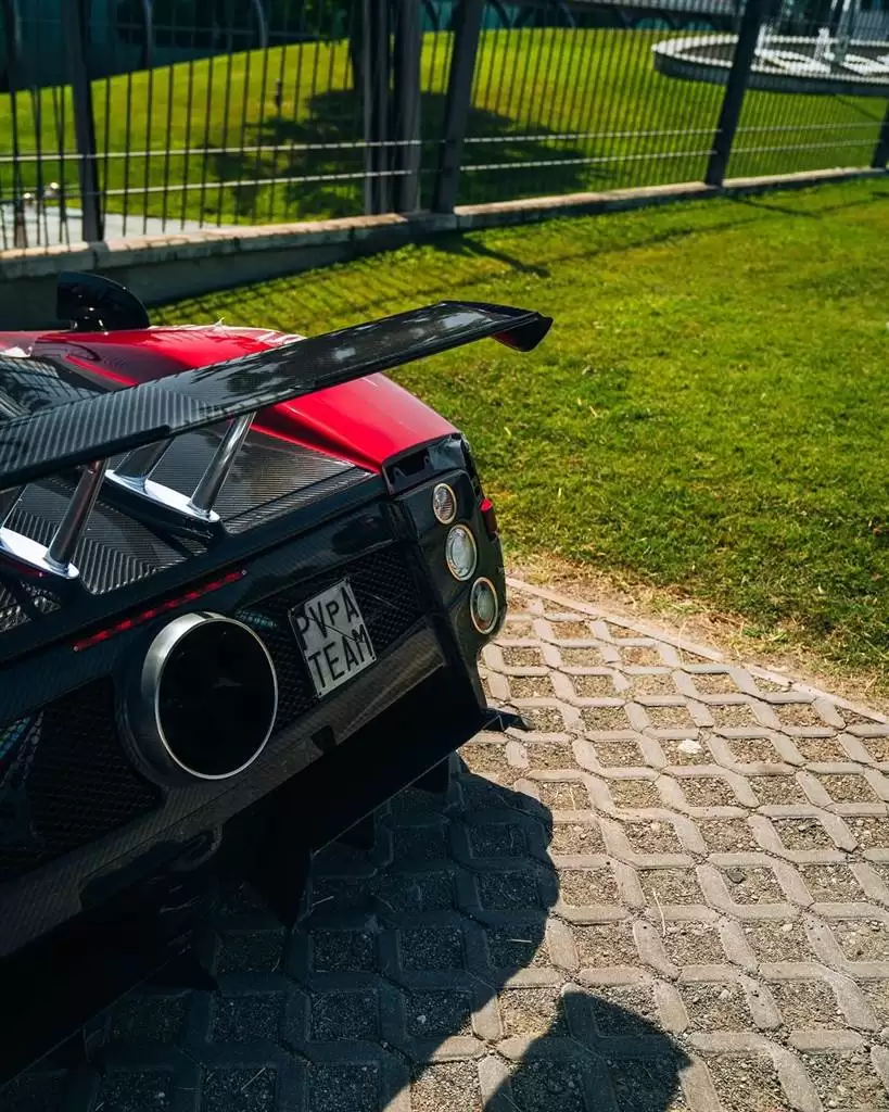 Chiếc Pagani Zonda mới độc nhất vô nhị với số sàn 6 cấp