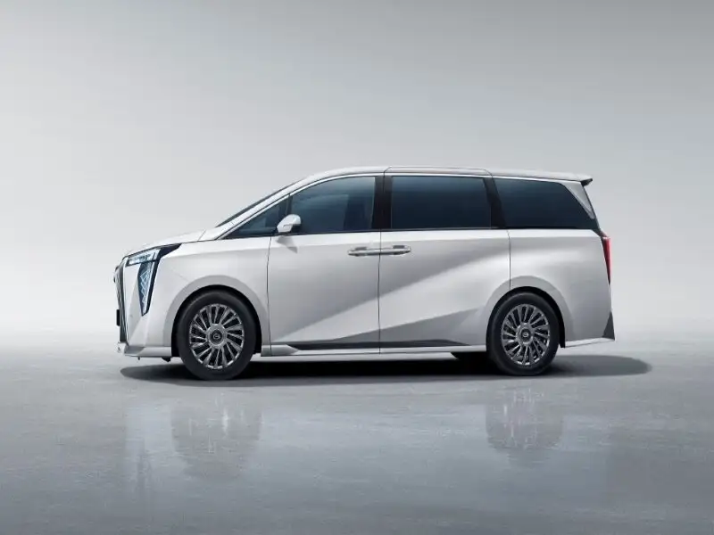 GAC Motor chào sân Việt Nam bằng bộ đôi M8 và GS8 với giá tiền tỷ