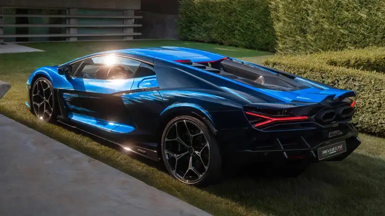 Lamborghini Revuelto có màu sơn độc nhất vô nhị