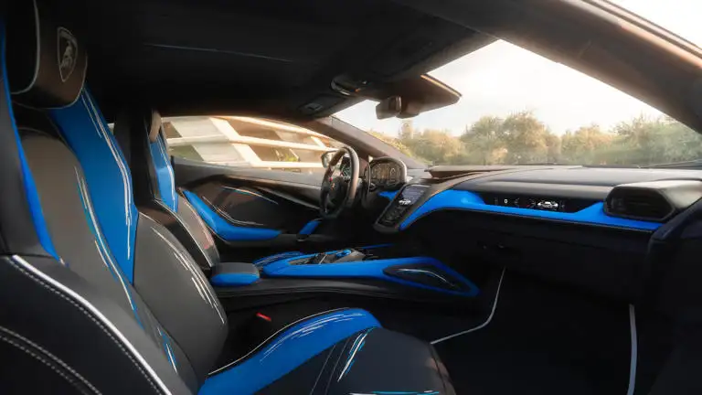 Lamborghini Revuelto có màu sơn độc nhất vô nhị