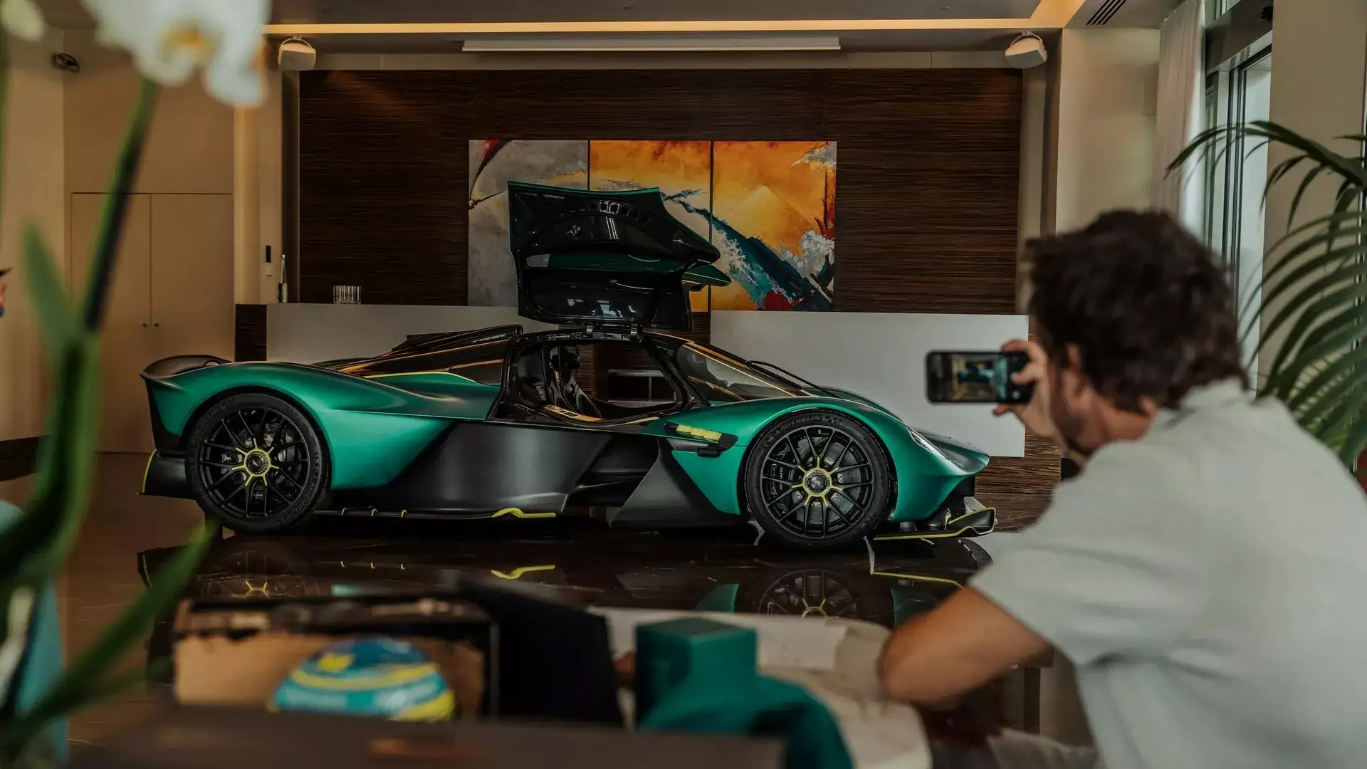  Aston Martin Valkyrie của Fernando Alonso như xe F1