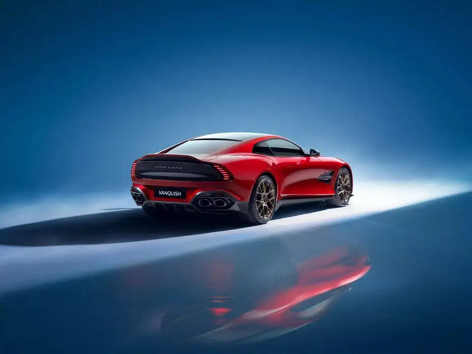 Aston Martin Vanquish mạnh nhất trong lịch sử của thương hiệu