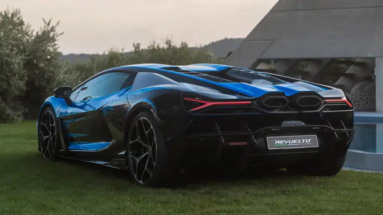 Lamborghini Revuelto có màu sơn độc nhất vô nhị