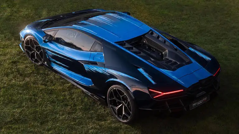 Lamborghini Revuelto có màu sơn độc nhất vô nhị