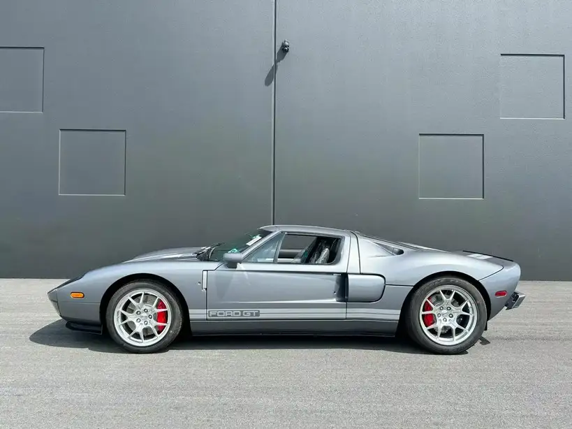 Hàng hiếm Ford GT 2006 chỉ lăn bánh 24km