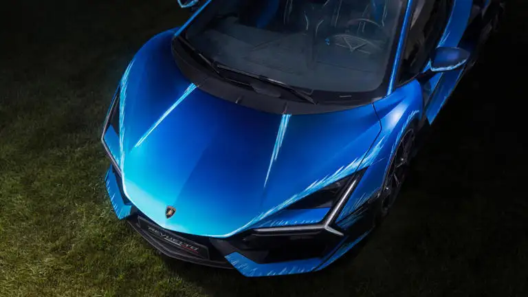 Lamborghini Revuelto có màu sơn độc nhất vô nhị