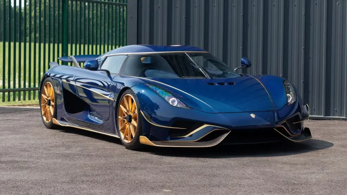 Hàng hiếm Koenigsegg Regera RHD có sợi carbon xanh và vàng lá