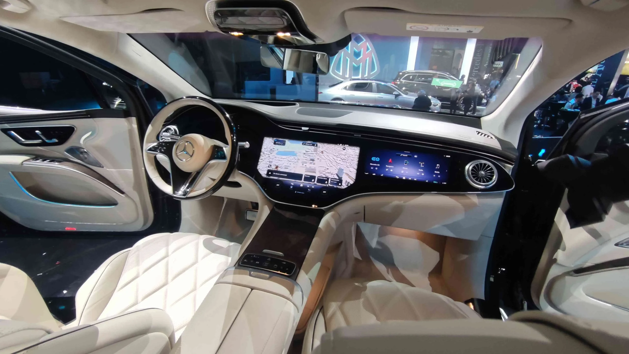 Mercedes Maybach EQS 680 ra mắt tại triển lãm Mercedes-Benz The Advantgarde