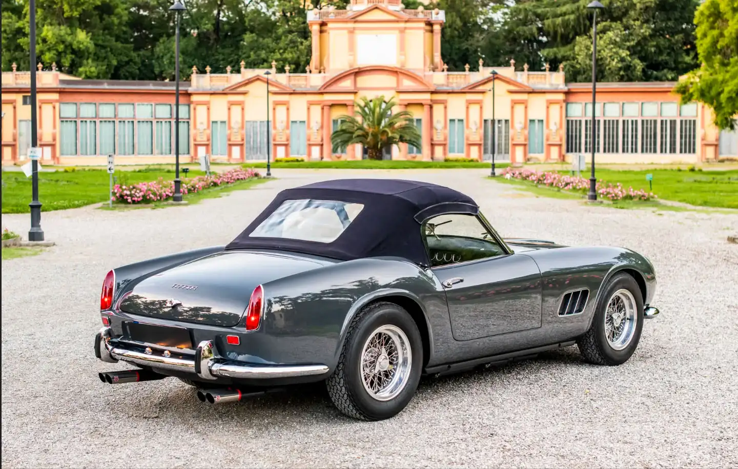 Chi tiết về Ferrari 250 GT SWB California Spider 1960