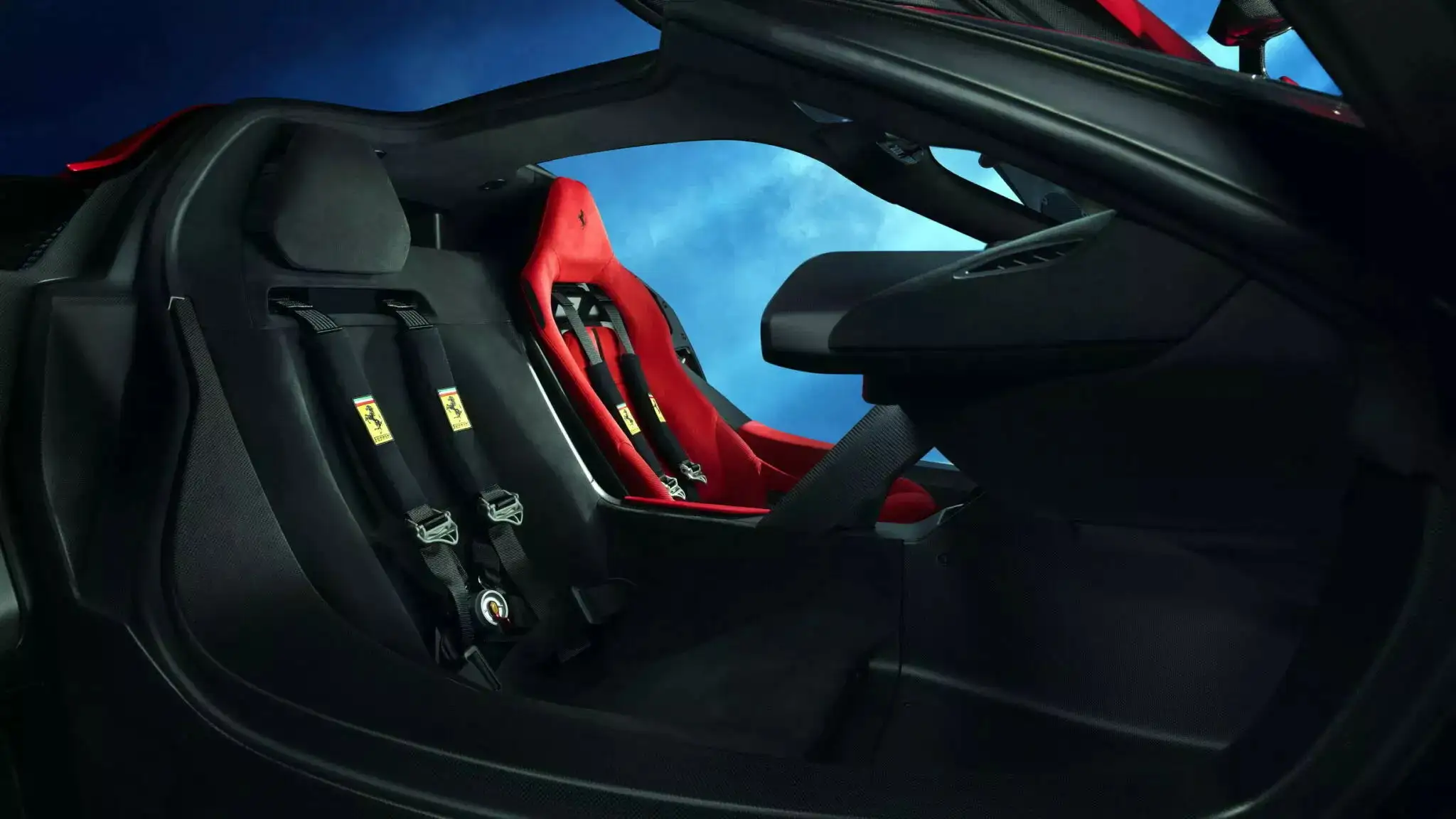 Ferrari F80 lẽ ra chỉ có một chỗ ngồi, giá bán tới 4 triệu USD