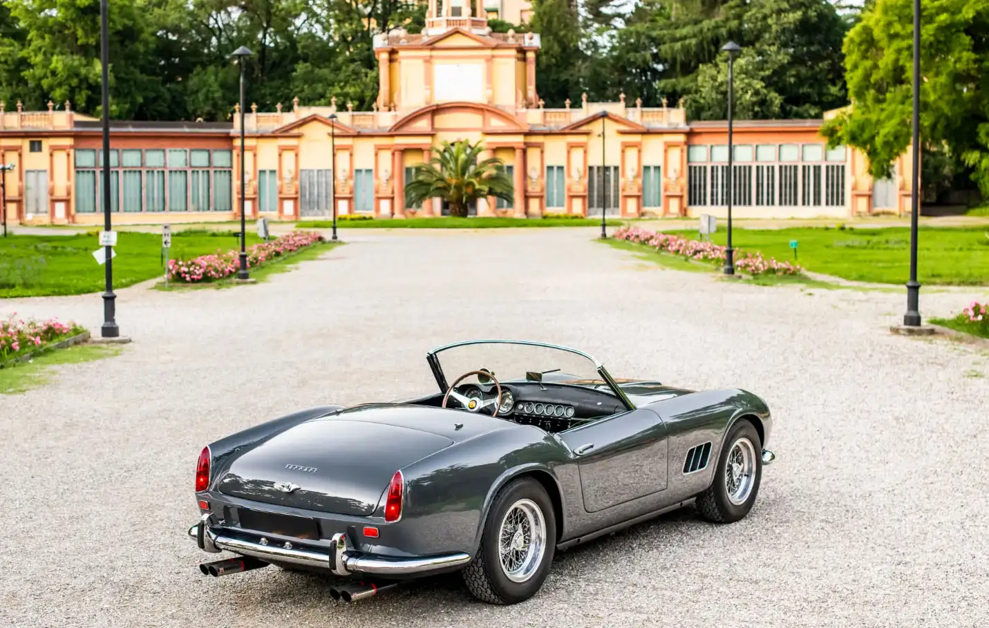 Chi tiết về Ferrari 250 GT SWB California Spider 1960