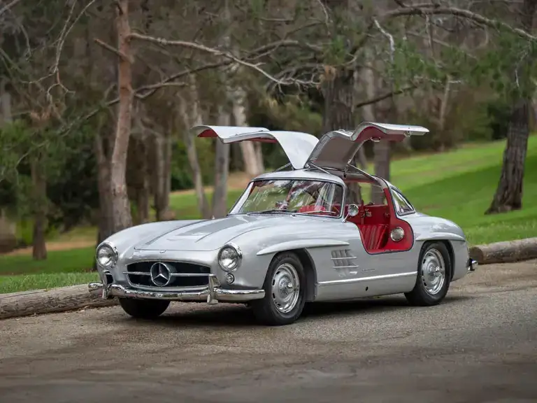 Chi tiết Mercedes-Benz 300 SL Gullwing 1956 có giá dự đoán 2 triệu USD