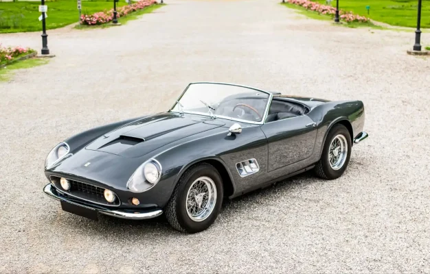 Chi tiết về Ferrari 250 GT SWB California Spider 1960