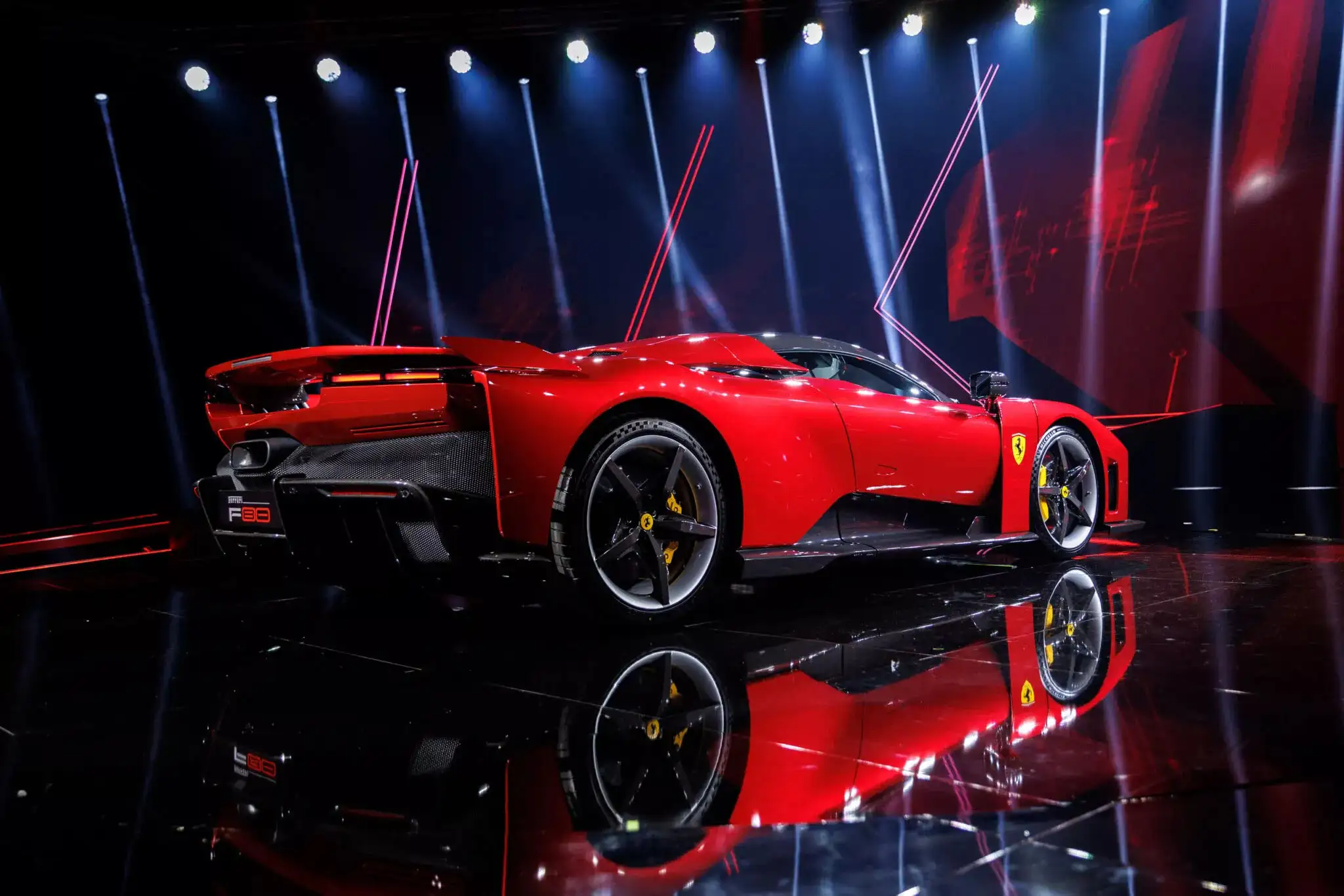 Ferrari F80 lẽ ra chỉ có một chỗ ngồi, giá bán tới 4 triệu USD