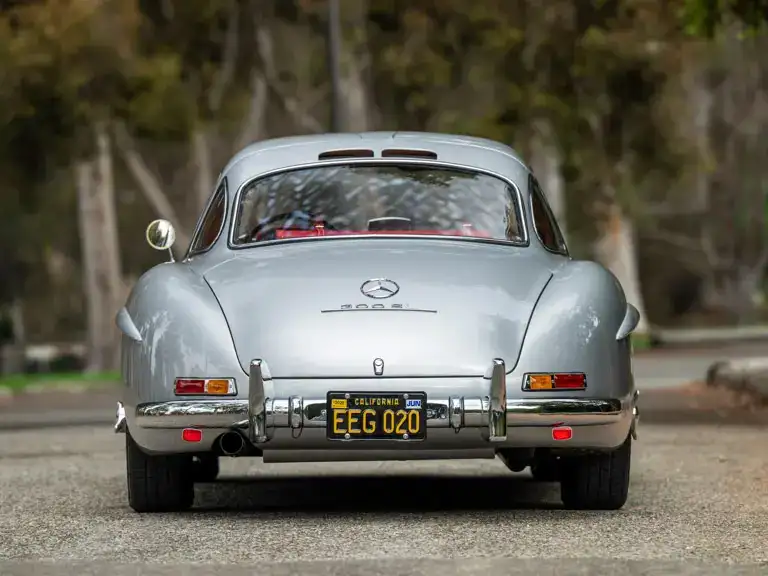 Chi tiết Mercedes-Benz 300 SL Gullwing 1956 có giá dự đoán 2 triệu USD