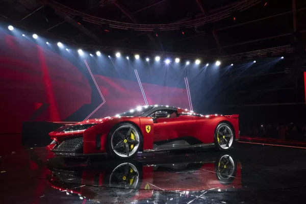 Ferrari F80 lẽ ra chỉ có một chỗ ngồi, giá bán tới 4 triệu USD