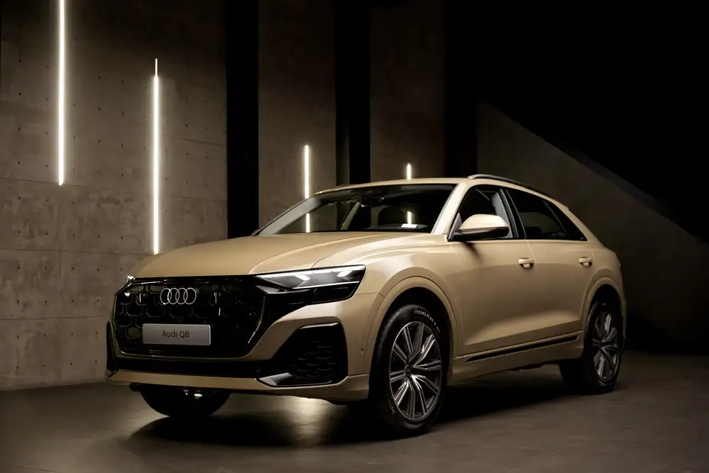 Đo sóng não EEG soi cảm xúc khi tương tác với Audi Q8