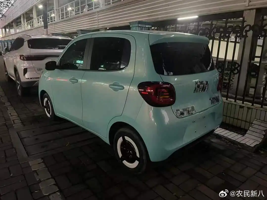 Wuling Hongguang Mini EV thế hệ thứ hai lộ diện đang chạy thử