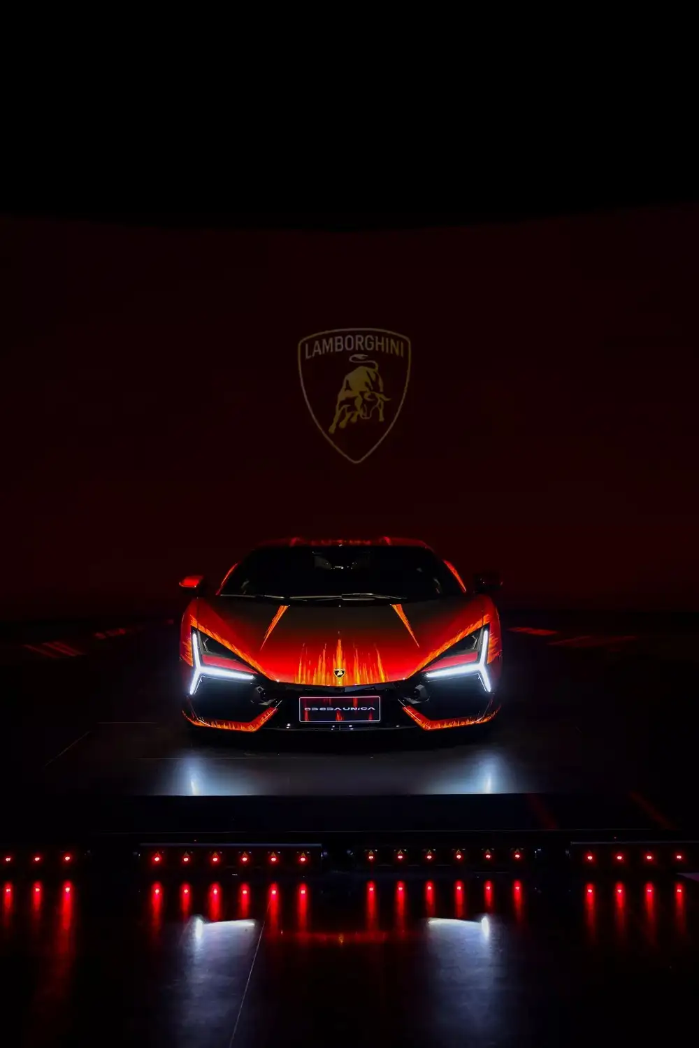 Lamborghini Revuelto độc nhất vô nhị với lớp sơn ngọn lửa vũ trụ