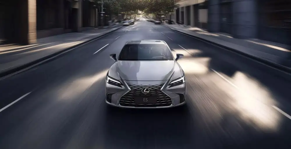 Lexus ES 2026 ra mắt với kiểu dáng sắc nét hơn