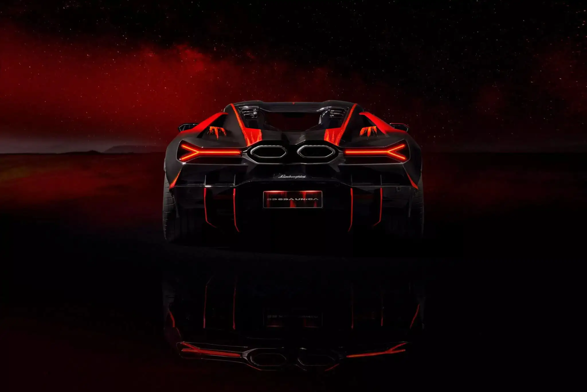 Lamborghini Revuelto độc nhất vô nhị với lớp sơn ngọn lửa vũ trụ