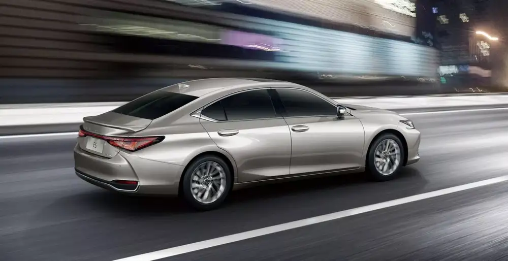 Lexus ES 2026 ra mắt với kiểu dáng sắc nét hơn