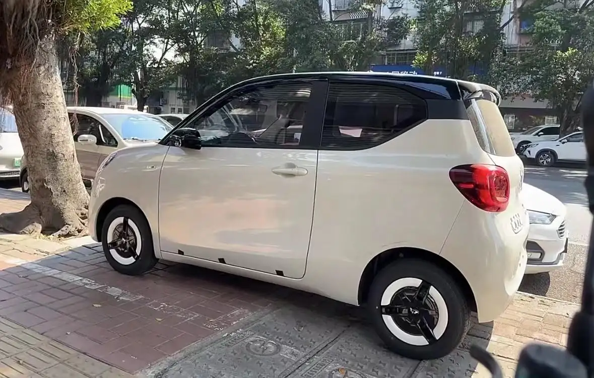 Wuling Hongguang Mini EV thế hệ thứ hai lộ diện đang chạy thử