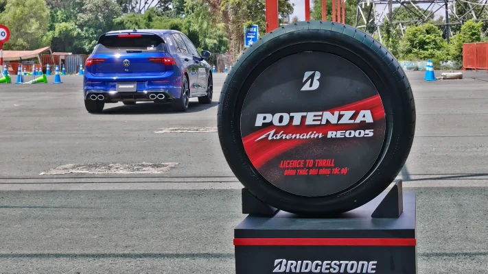 Lốp Bridgestone Potenza Adrenalin RE005