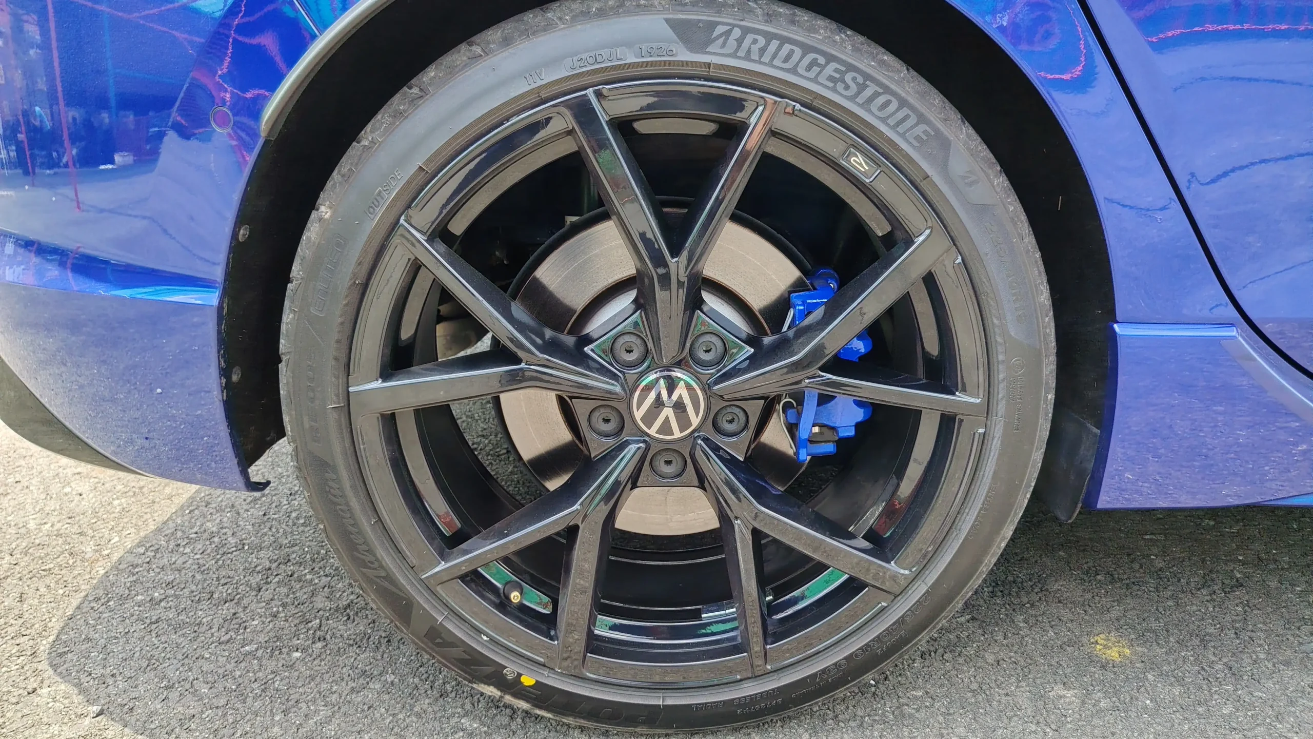 Lốp Bridgestone Potenza Adrenalin RE005