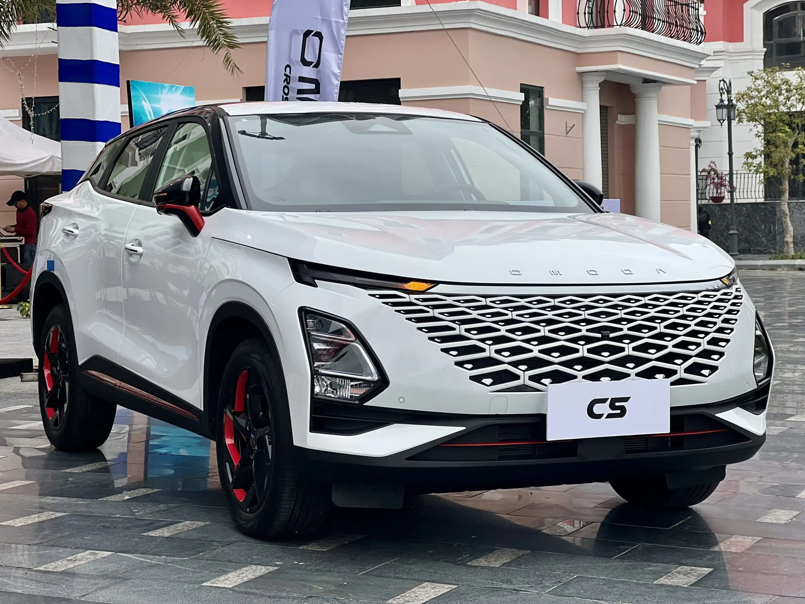 Người dùng Việt đang thay đổi quan niệm về xe Trung Quốc ra sao?