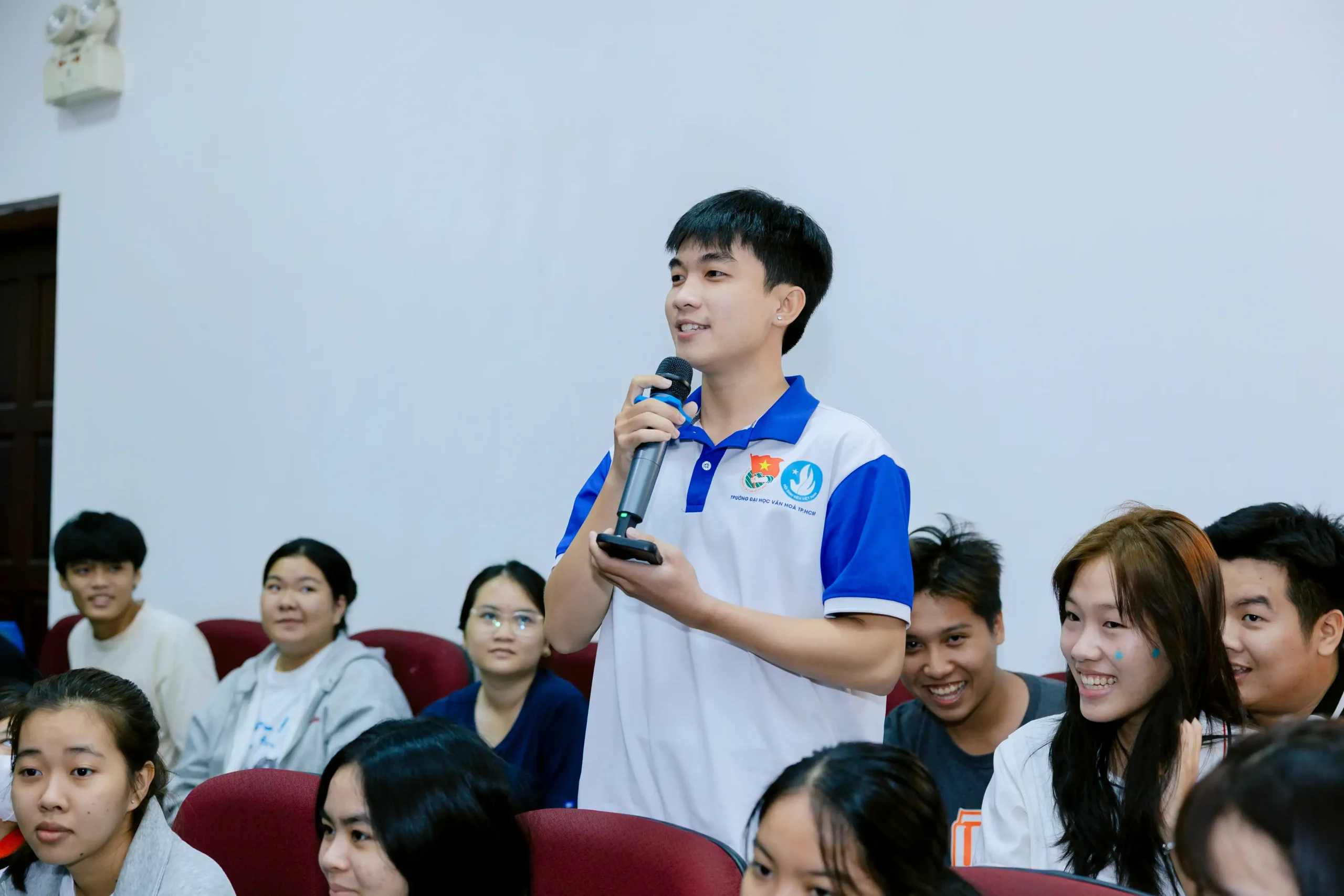 SINH VIÊN ĐẠI HỌC VĂN HÓA TP.HCM CÙNG SÁNG TẠO VIDEO “VĂN HÓA GIAO THÔNG”