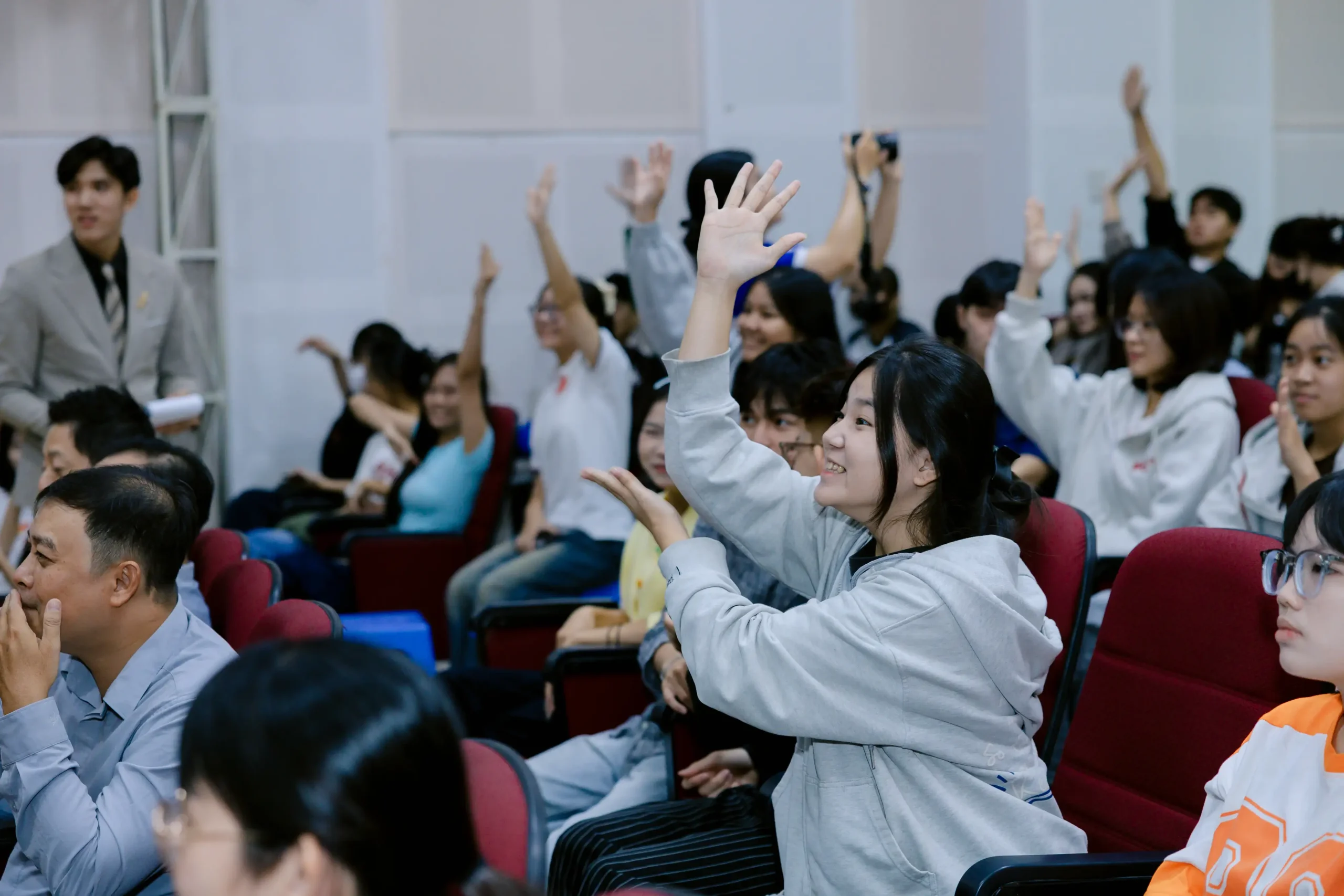 SINH VIÊN ĐẠI HỌC VĂN HÓA TP.HCM CÙNG SÁNG TẠO VIDEO “VĂN HÓA GIAO THÔNG”