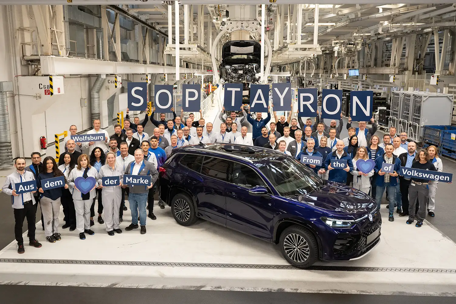 15, Tayron tại nhà máy Wolfsburg trên Dây chuyền lắp ráp số 4 diễn ra lễ khởi động sản xuất hàng loạt mang tính biểu tượng