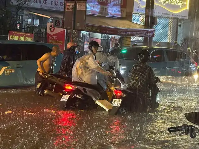 Ô tô điện lội nước giỏi, nhưng có chắc không hư hại?